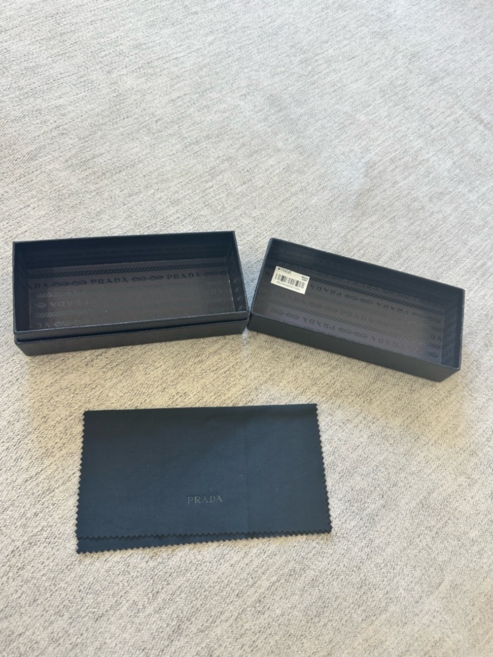 PRADA Box - Picture 5 of 8